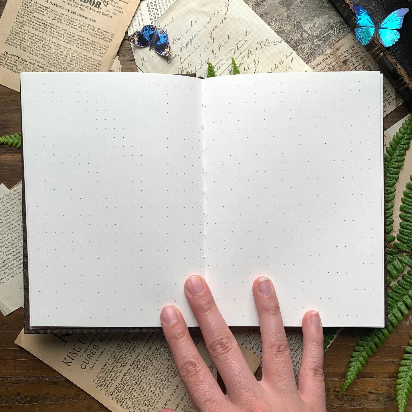 The Wanderer - B6 Vegan Dot Grid Notebook, 100gsm Ivory Paper